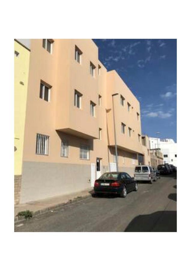 Apartamentos Cerca Del Aeropuerto Ingenio Kültér fotó